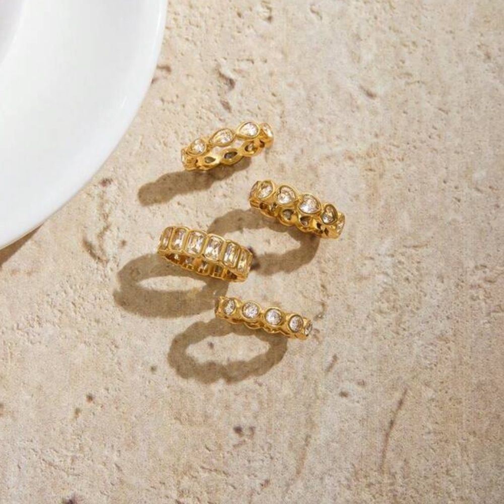 Elegant Gold Rings N1132